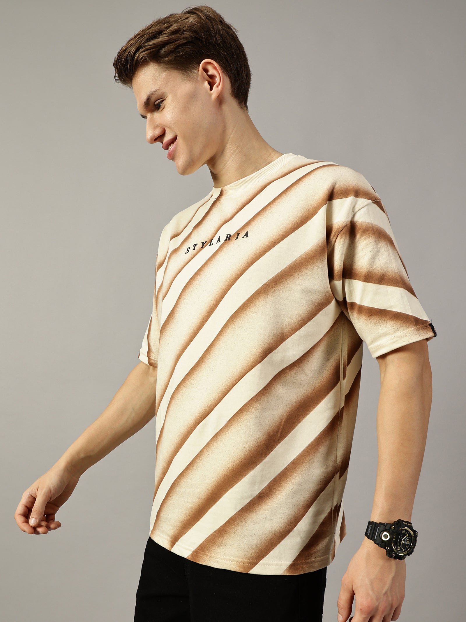 BEIGE OVERSIZED TEXTURE LINE T-SHIRT - STYLARIA