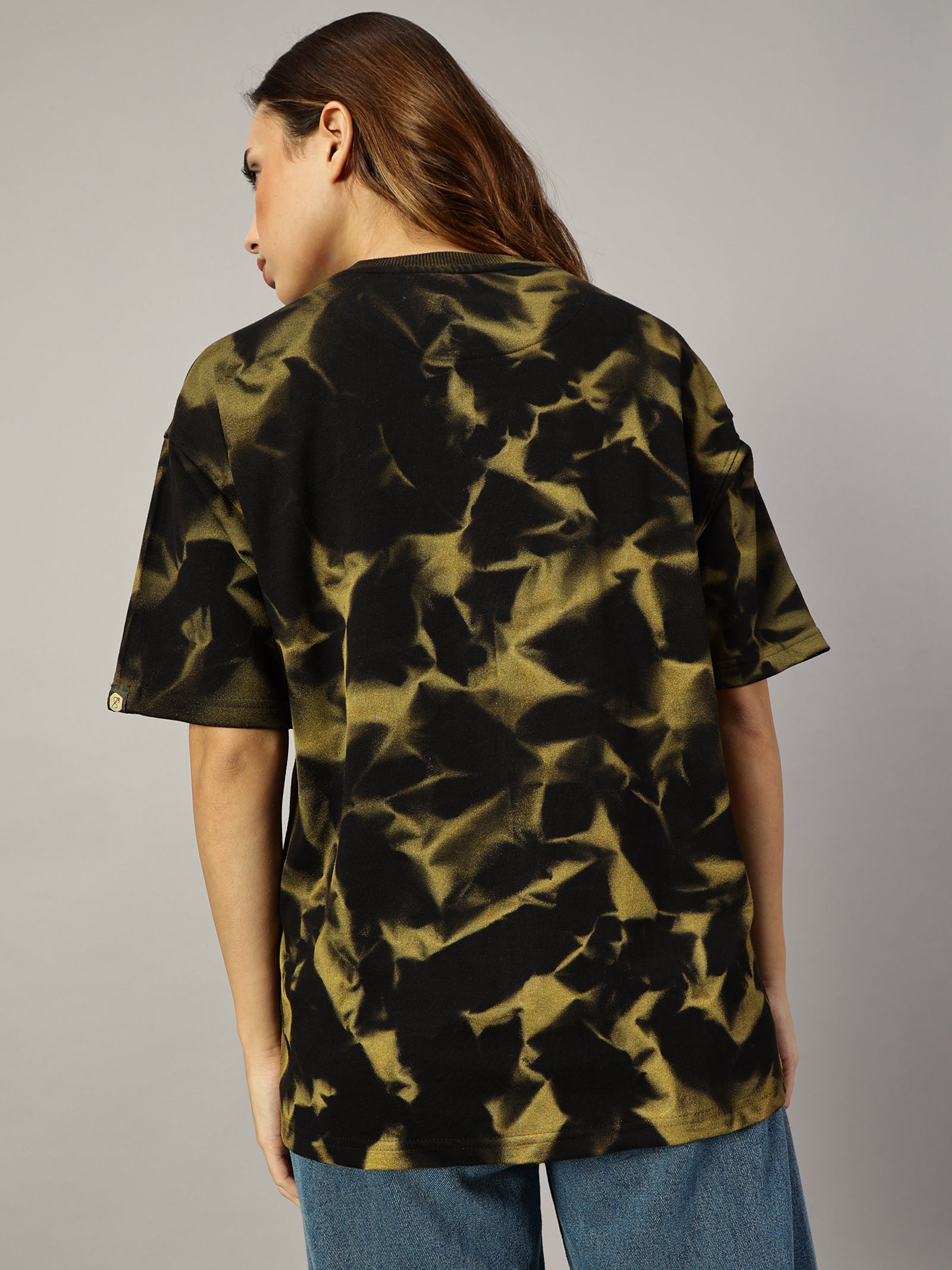 BLACK CRUSHED YELLOW TEXTURE OVERSIZED T-SHIRT - STYLARIA