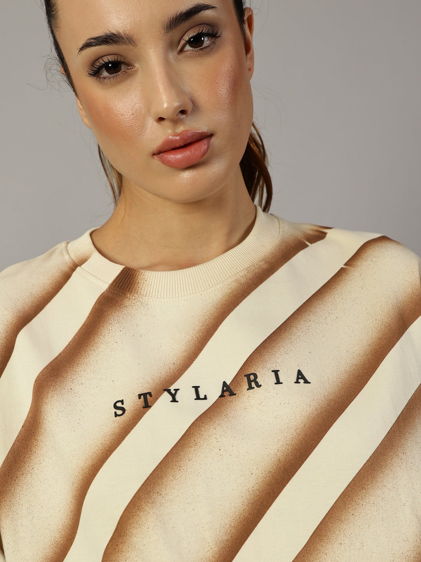 BEIGE OVERSIZED LINE TEXTURE T-SHIRT - STYLARIA