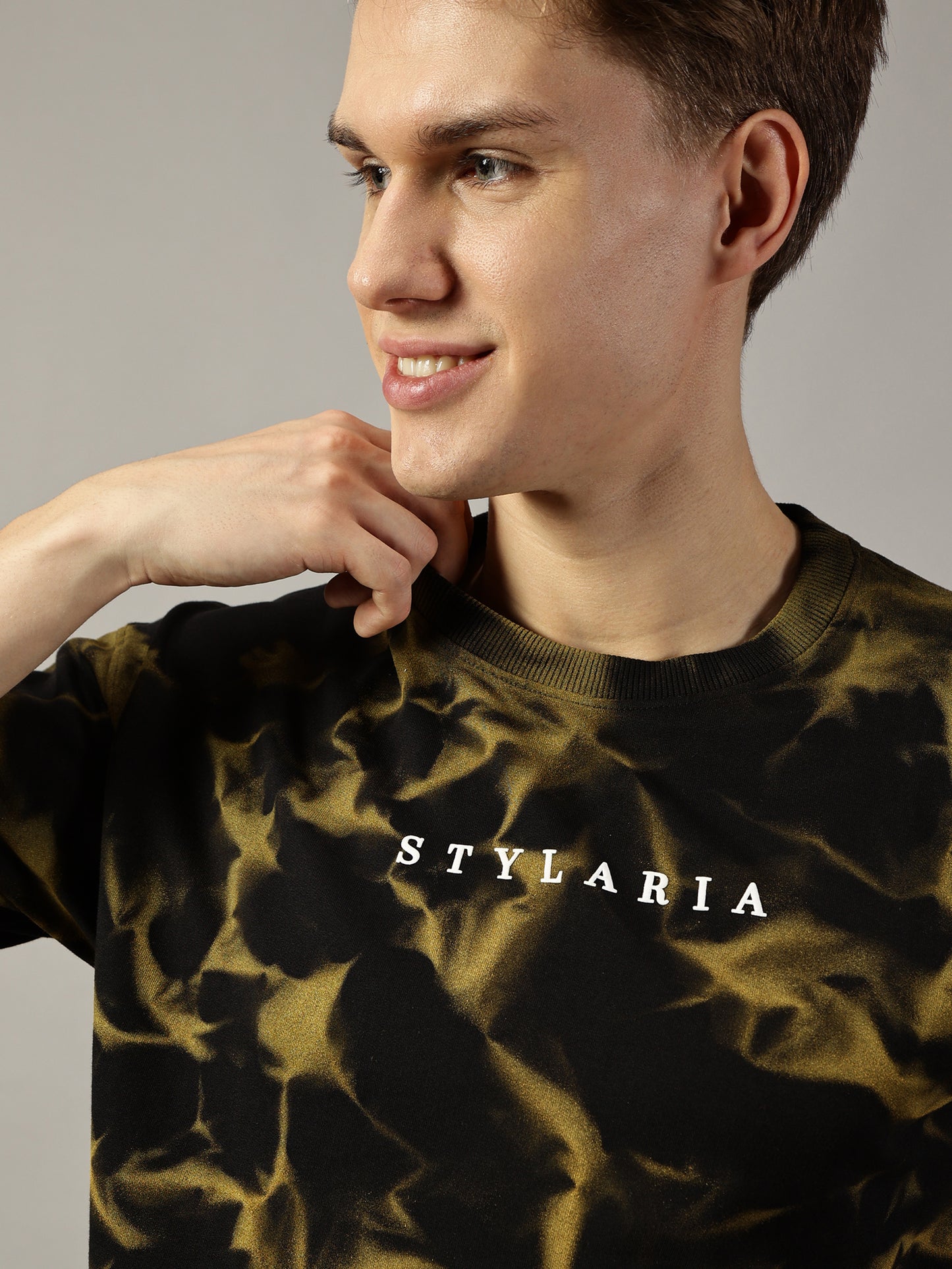 BLACK CRUSHED TEXTURE YELLOW OVERSIZED T-SHIRT - STYLARIA