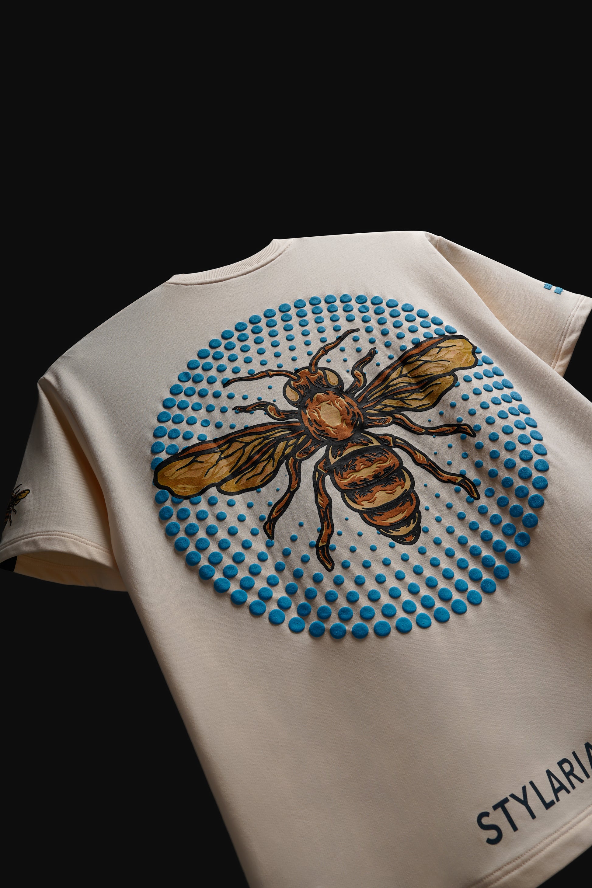 IVORY HONEY BEE PRINT OVERSIZED T-SHIRT - STYLARIA